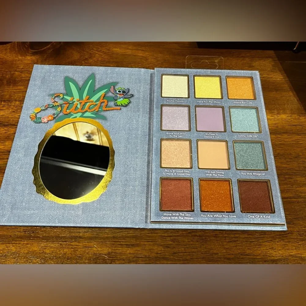 Bundle of 2 Disney Stitch eyeshadow Palette